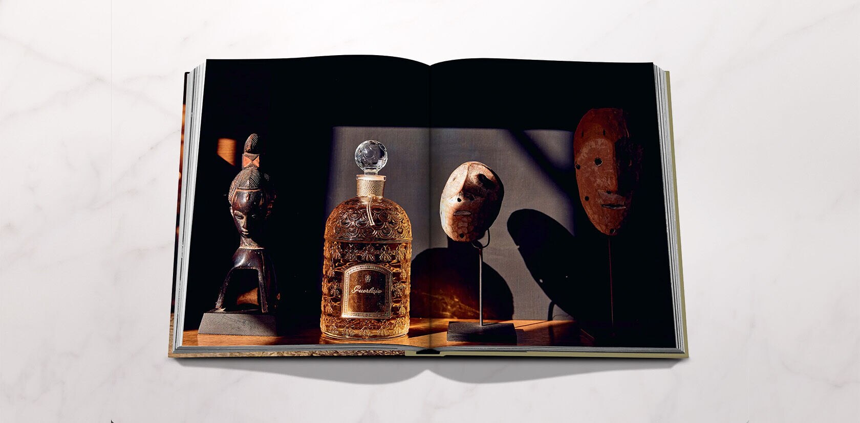 Livre d'art . Guerlain : Une Icône Impériale​ . GUERLAIN