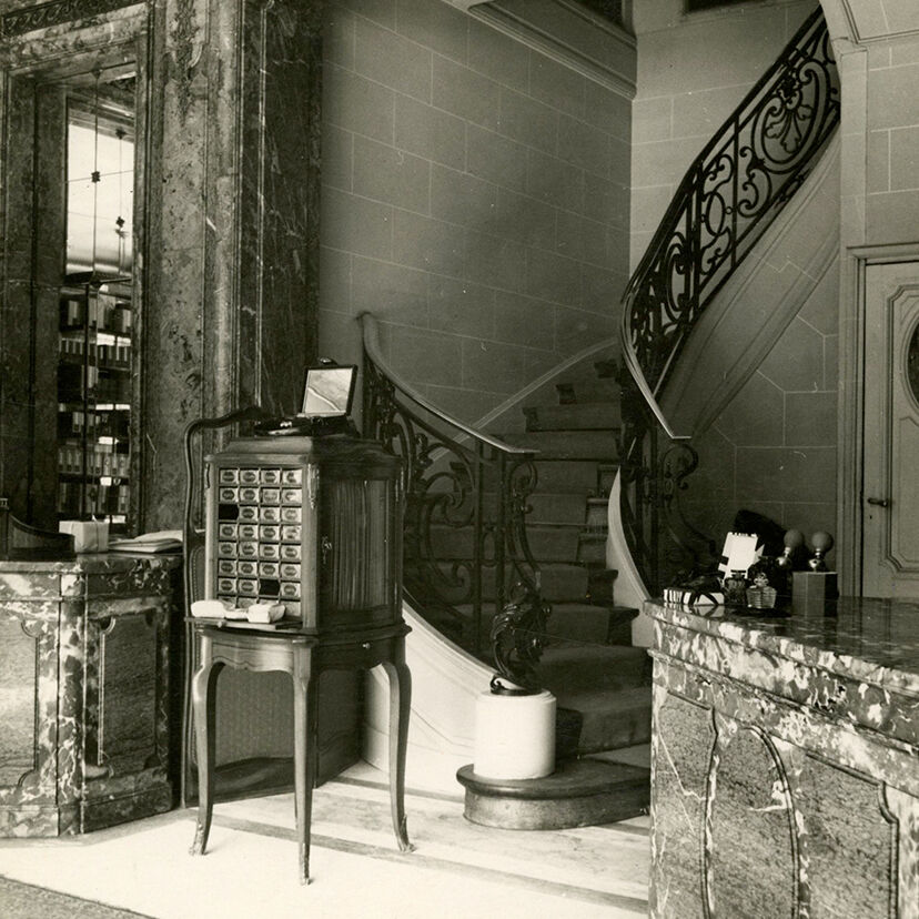 110 YEARS AGO, GUERLAIN DEDICATED THE CHAMPS-ÉLYSÉES AVENUE