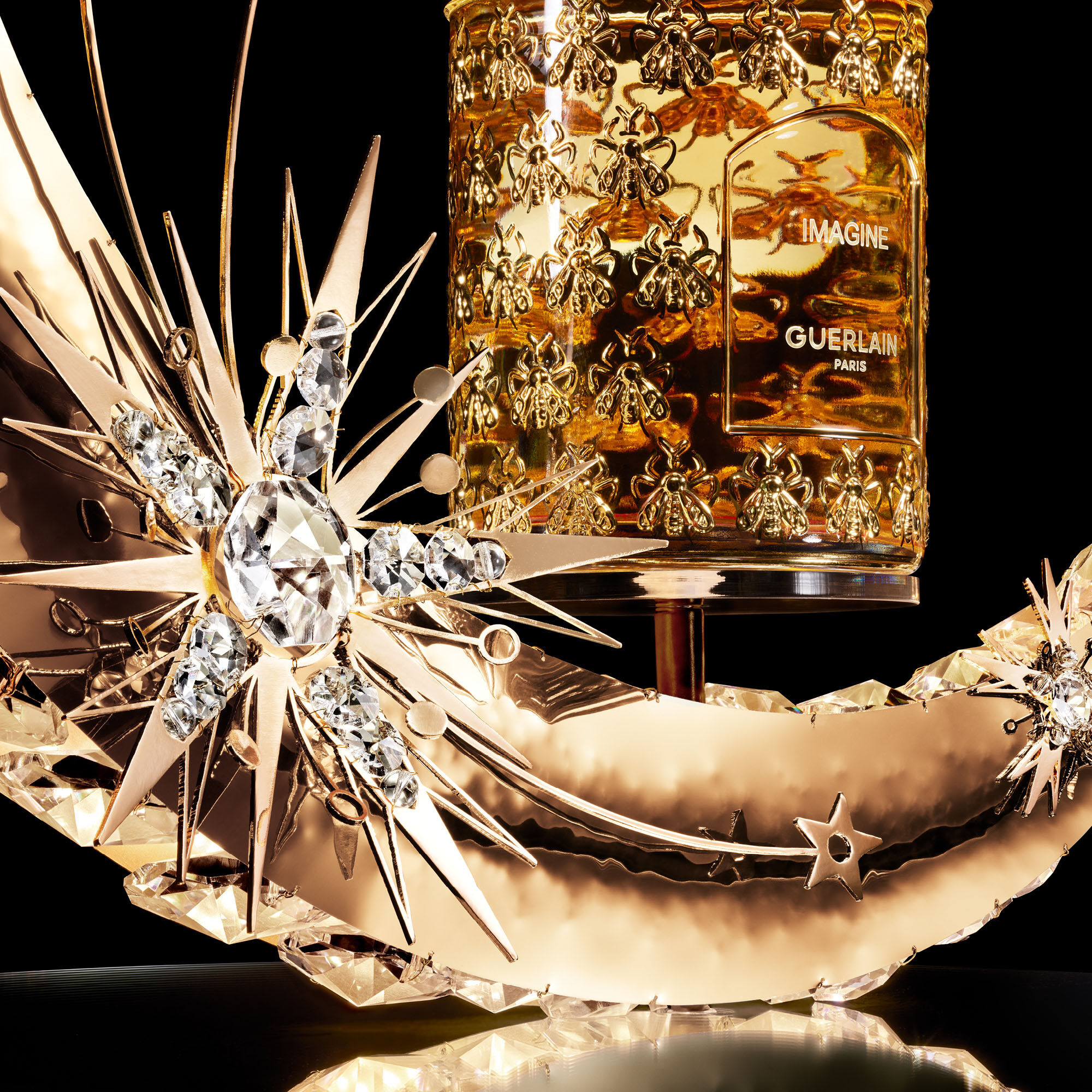 Exceptional Pieces : THE BEE BOTTLE BY GÉRALDINE GONZALEZ ⋅ GUERLAIN