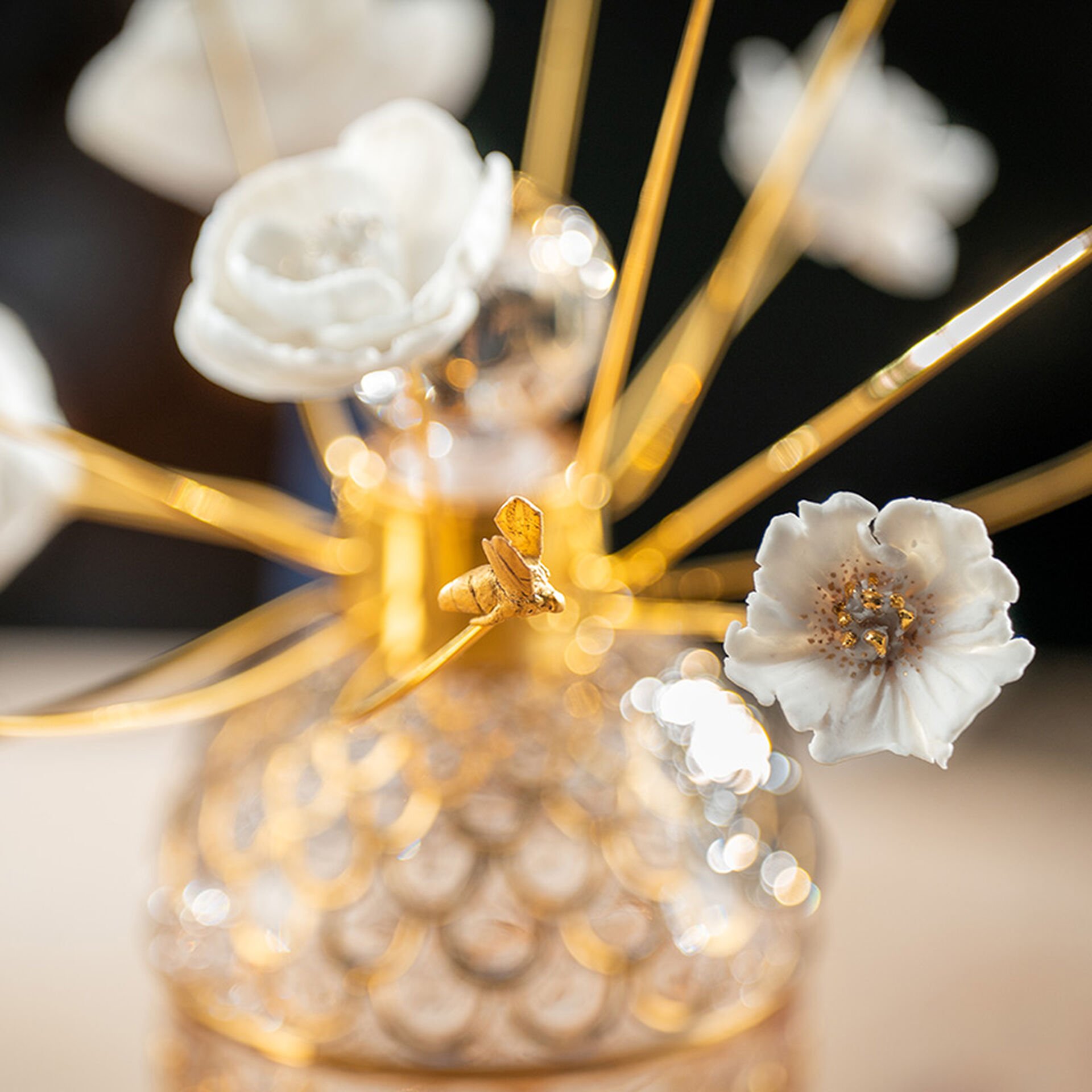 PEX-BEE-GARDEN_SQUARE-IMAGE_PDP_CLOSEUP-FLOWER_02%20(4).jpg?sw=1920
