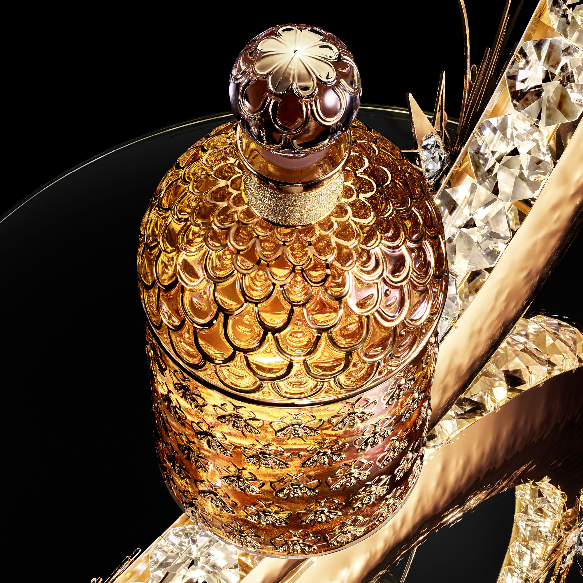 THE BEE BOTTLE ABEILLE ÉTERNELLE ⋅ GUERLAIN