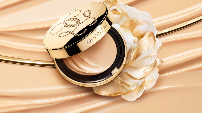 NEW - Paure Gold Skin Mesh Cushion