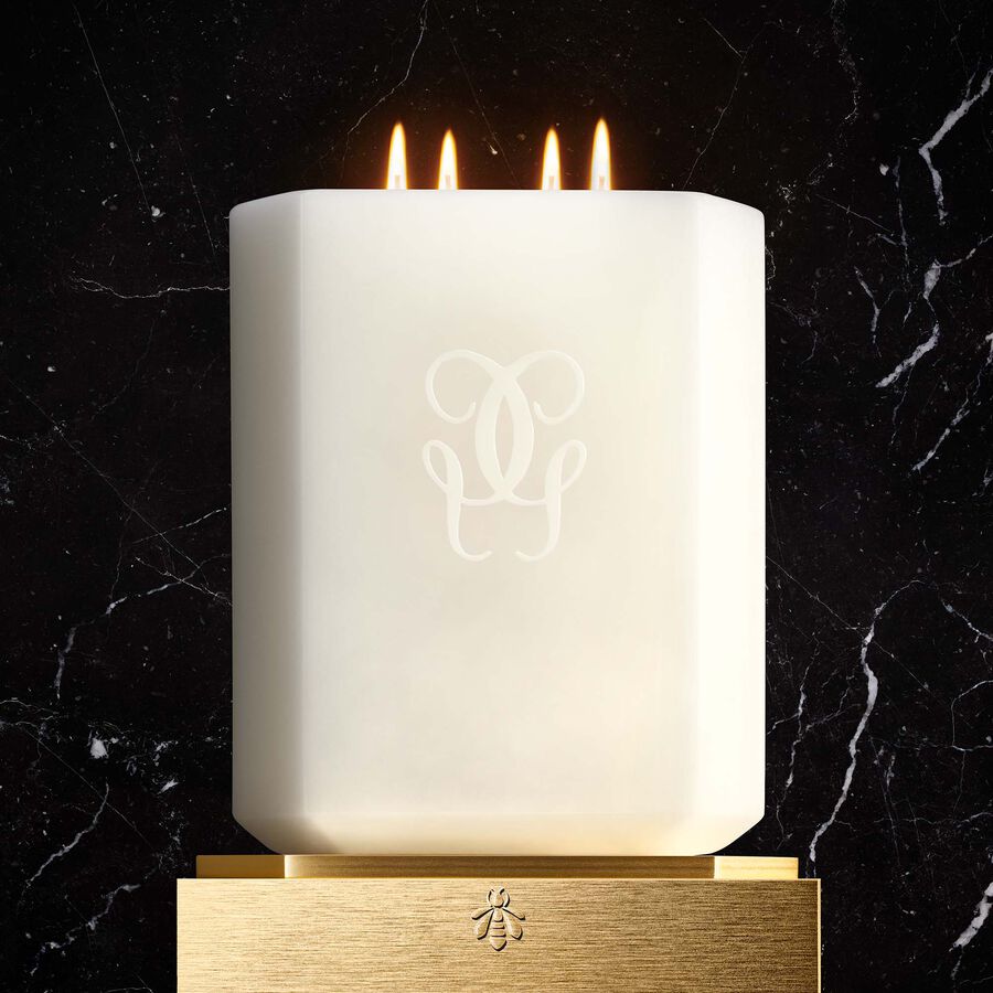 SCENTED CANDLES ⋅ GIANT SCENTED CANDLE ENCENS D'HIVER ⋅ GUERLAIN