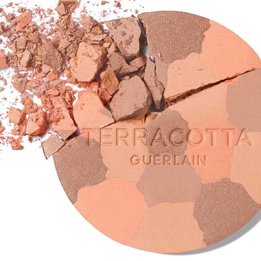 THE SUN-KISSED NATURAL HEALTHY GLOW POWDER - 96% NATURALLY-DERIVED INGREDIENTS - REFILL (See the picture 2/5)