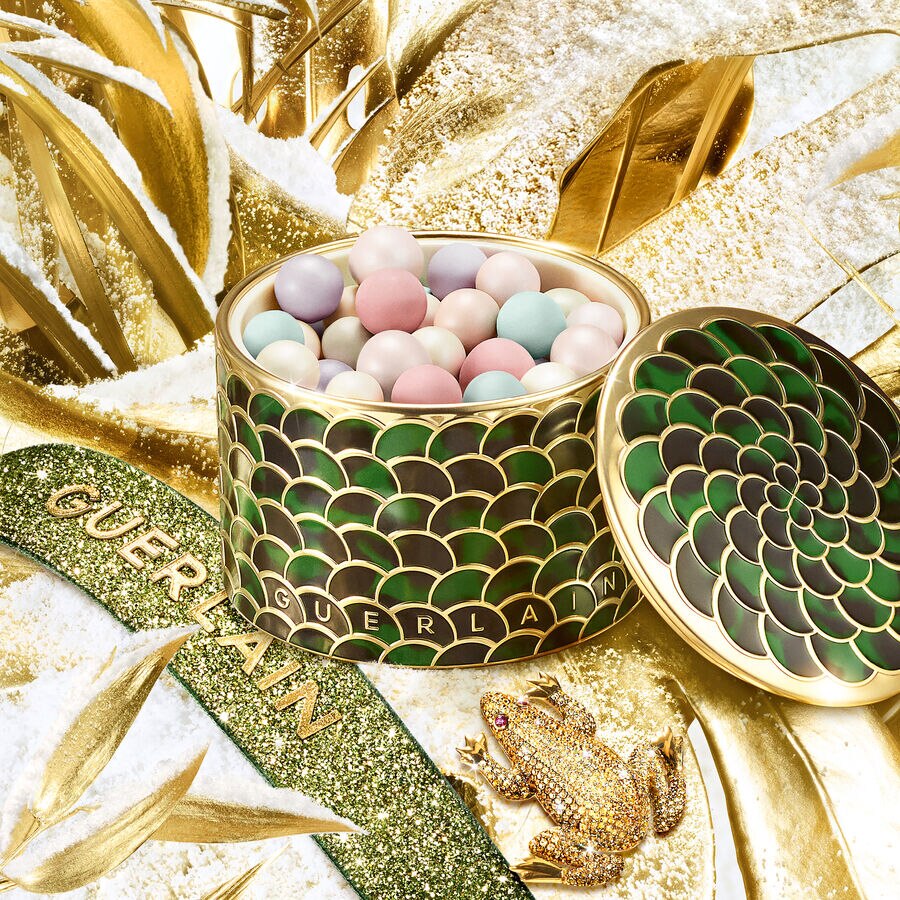 MÉTÉORITES FIERCE GLOW ⋅ LIGHT REVEALING PEARLS OF POWDER ⋅ GUERLAIN
