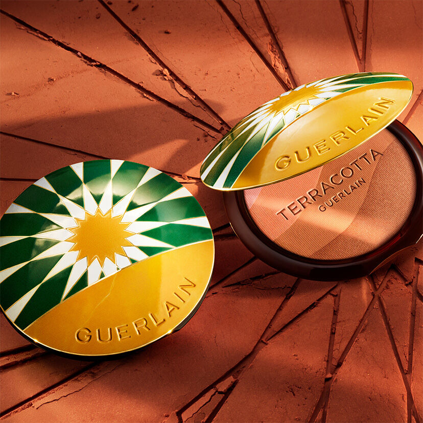 TERRACOTTA LIGHT ⋅ THE SUN-KISSED NATURAL HEALTHY GLOW POWDER