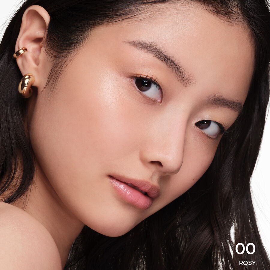 PFLEGENDE FOUNDATION F&Uuml;R SCH&Ouml;NE HAUT UND EINEN FRISCHEN, ERHOLTEN TEINT (See the picture 3/6)