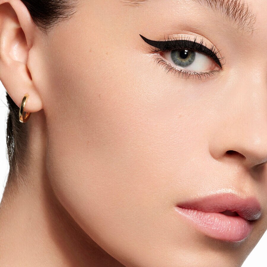 EYELINER GRAPHIQUE 24H (See the picture 4/5)