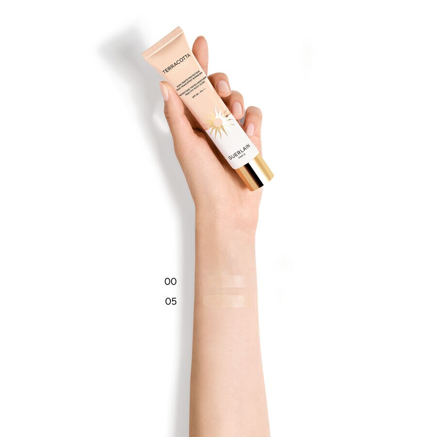 BEAUTIFYING HEALTHY ROSY GLOW TINTED MOISTURIZER (See the picture 5/5)