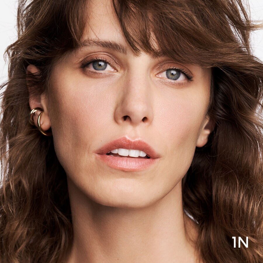 PERFECTING FOUNDATION LUMINOUS MATTE FINISH LONGWEAR - NO-TRANSFER (See the picture 4/6)