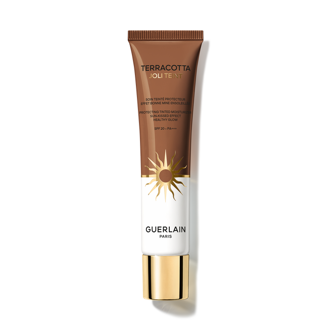 تيراكوتا جولي تان مرطب ملوِّن يمنح البشرة مظهرًا برونزيًا جذابًا