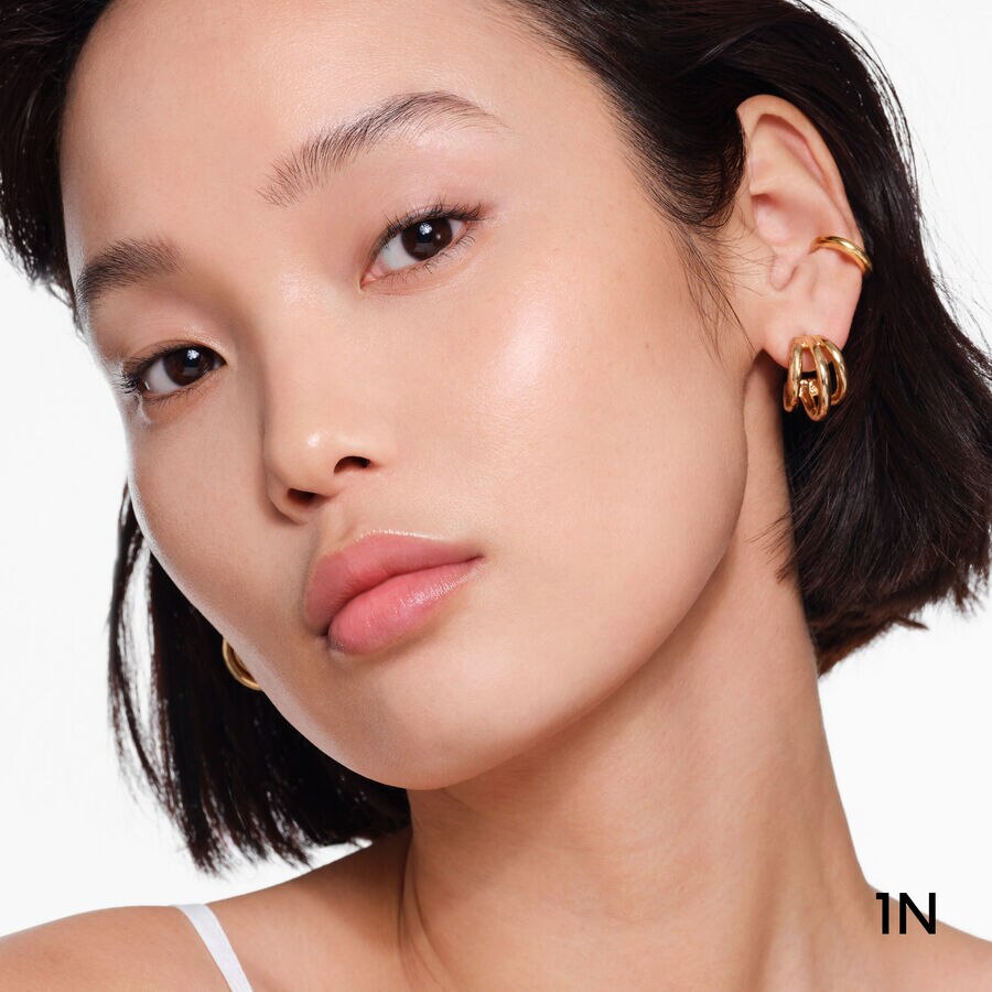 REJUVENATING RADIANCE FOUNDATION - 24H CARE & WEAR (See the picture 2/4)