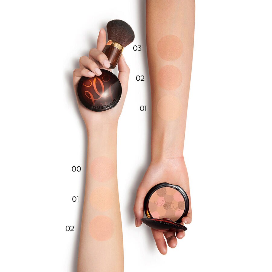 THE SUN-KISSED NATURAL HEALTHY GLOW POWDER - 96% NATURALLY-DERIVED INGREDIENTS (See the picture 4/5)