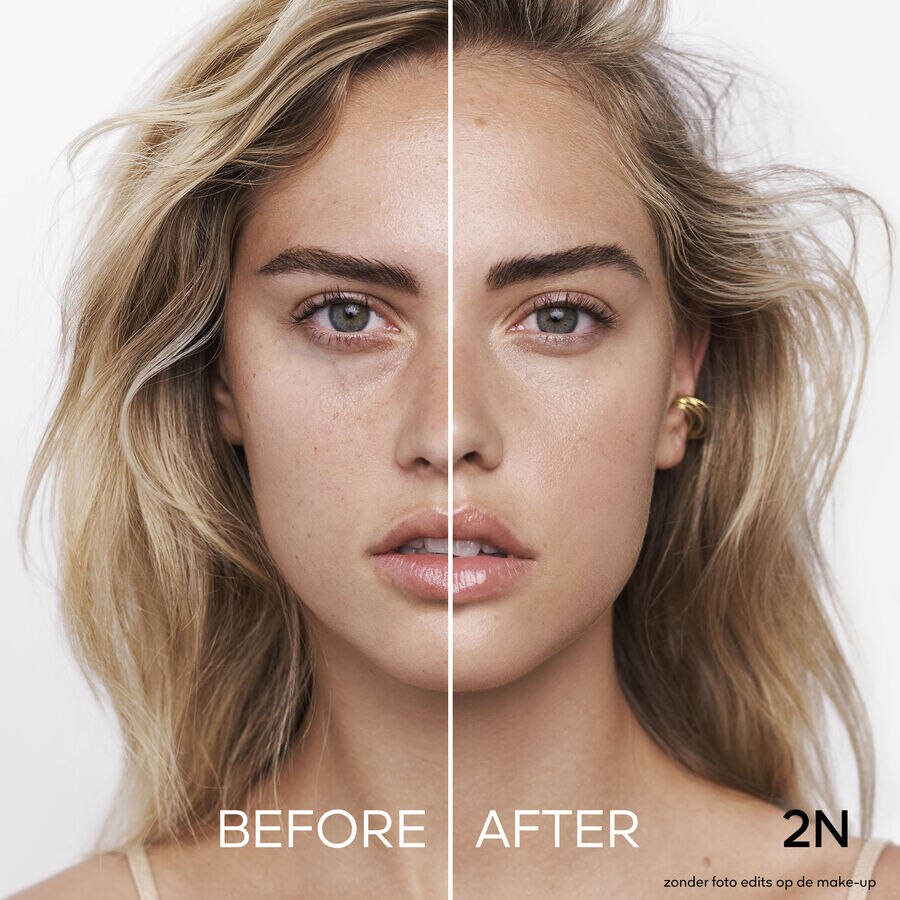 PERFECTIONERENDE FOUNDATION VOOR EEN NATUURLIJKE TEINT, MET EEN 24-UUR LANGHOUDEND KLEURRESULTAAT DAT NIET AFGEEFT (De foto bekijken 5/6)