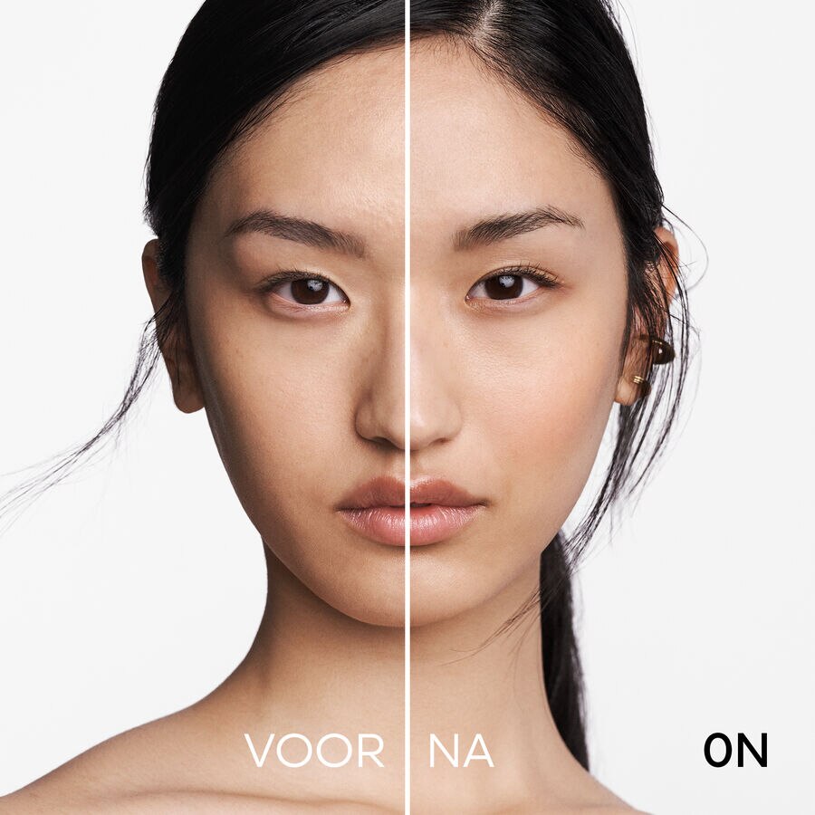 FOUNDATION MET GEZONDE GLOED BLIJFT LANG ZITTEN - GEEFT NIET AF (De foto bekijken 5/6)